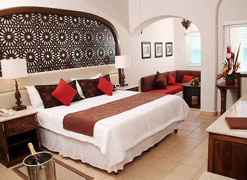 ocean front hotel rooms at gr caribe by solaris beach resort