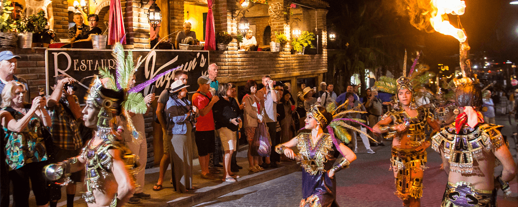 Spectacles, Shows and more at the Art Walk of Los Cabos