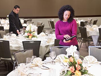 Los Cabos or Cancun wedding planner